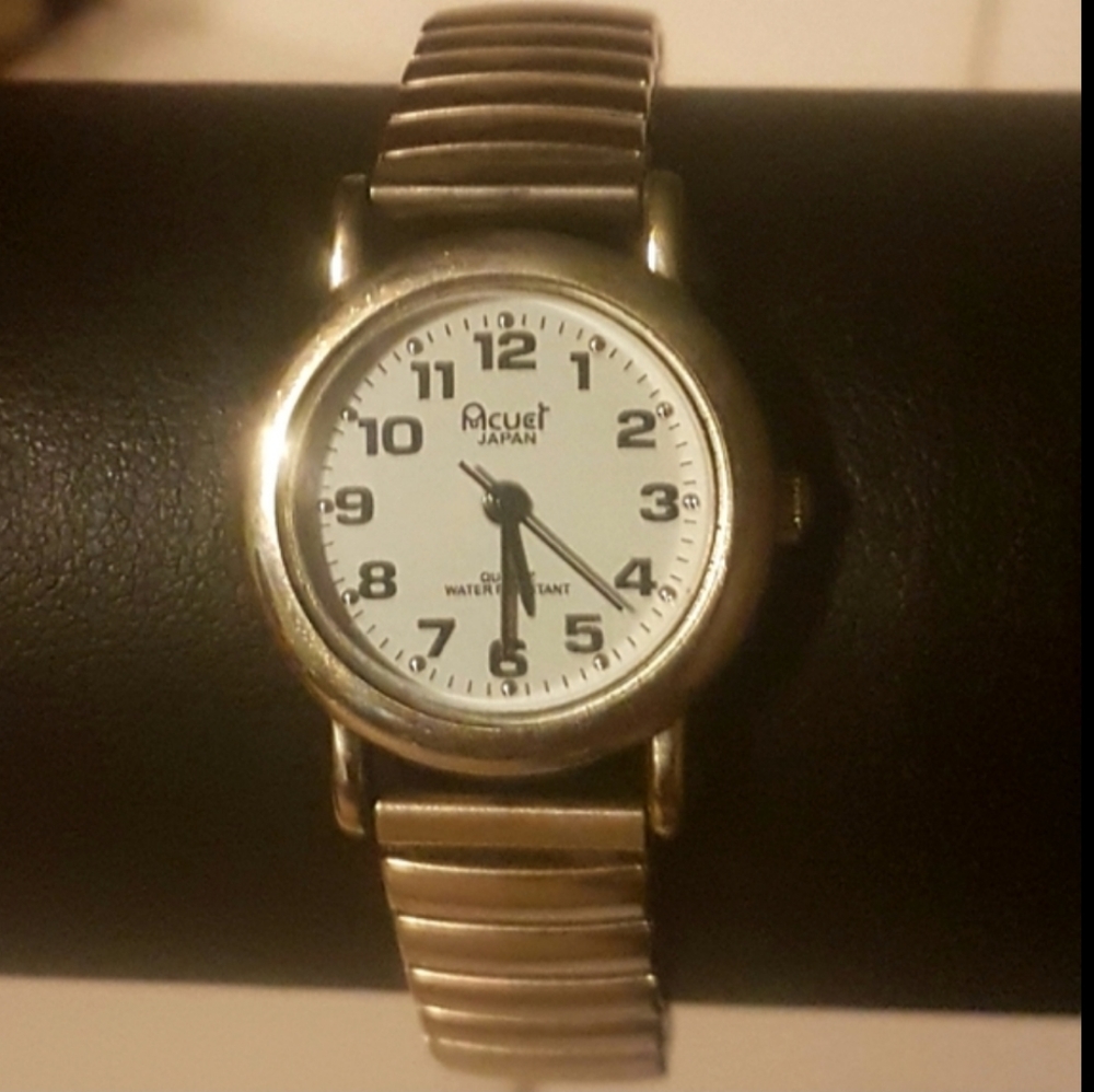 β Metal Water Resistant Watch - Picture 4 of 4